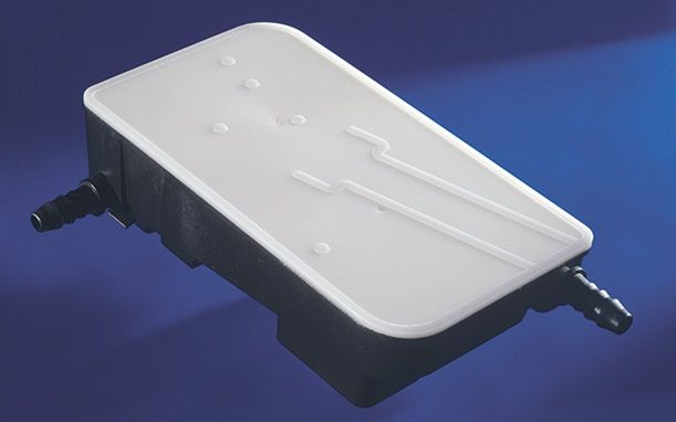 汽車氣液分離器實(shí)現(xiàn)塑料激光焊接工藝